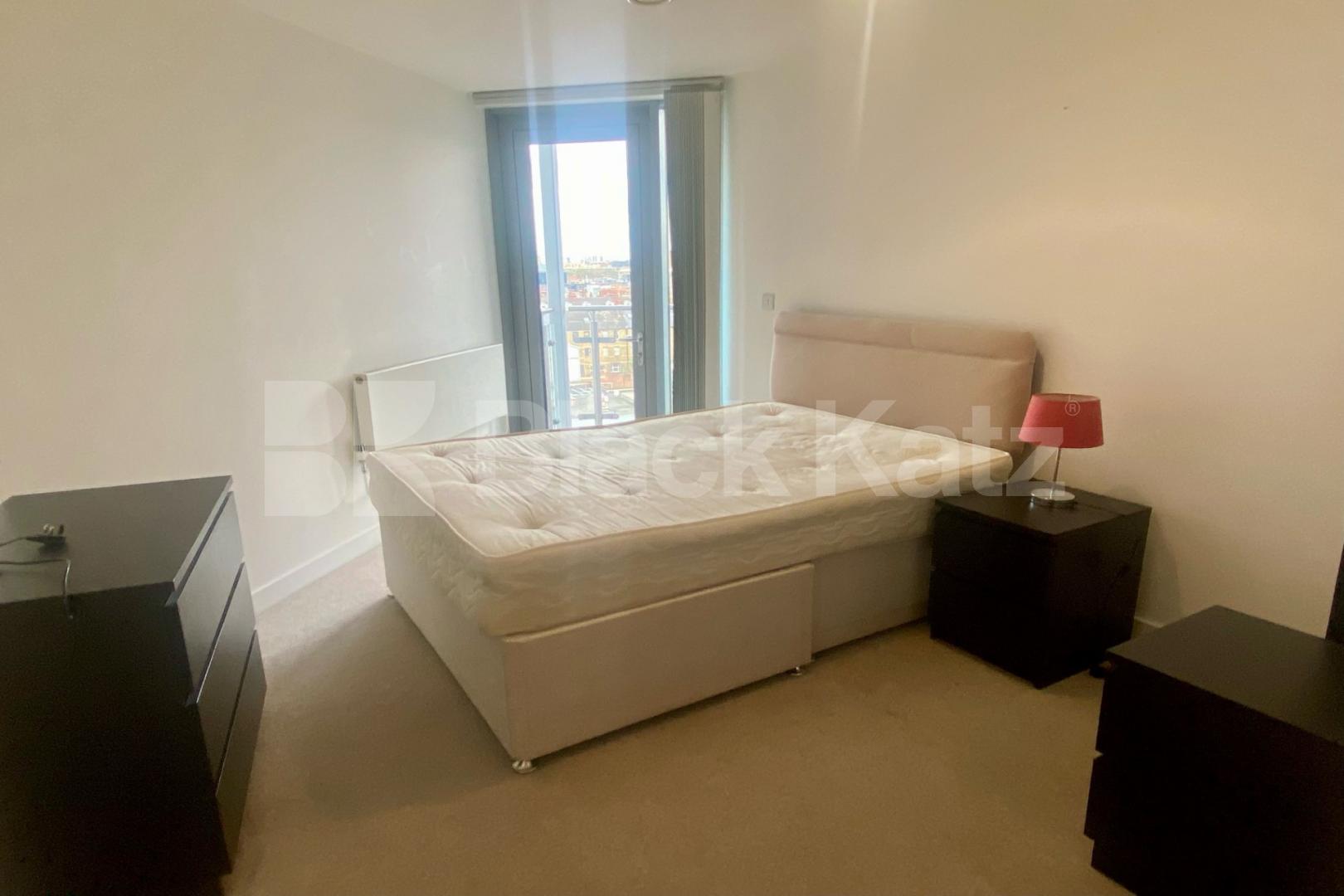 Spacious bright and airy two bedroom apartment in a very convenient location Plumbers Row, Aldgate